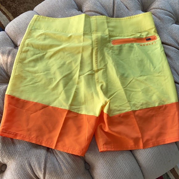 Oakley men’s board shorts - Picture 5 of 6